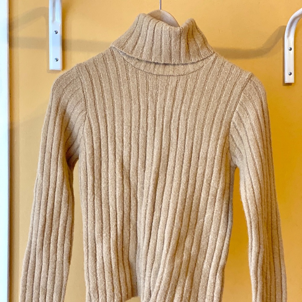 FOREVER 21 Camel Turtleneck Ribbed Sweater S